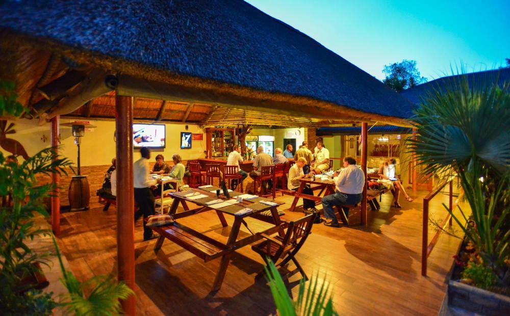 Bar, Banff Lodge, Bulawayo, Simbabwe Rundreise