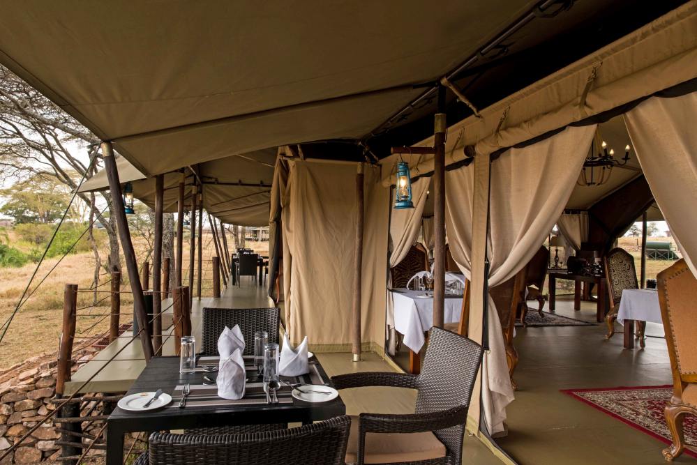 Terrasse, Ole Serai Luxury Camp Turner Springs, Serengeti, Tansania Rundreise