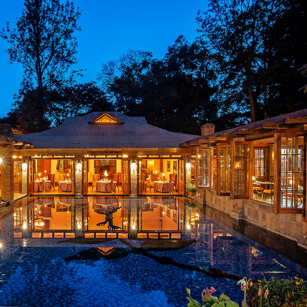 Privatreise Tansania, Poolanlage, The Arusha Coffee Lodge, Tansania Safari