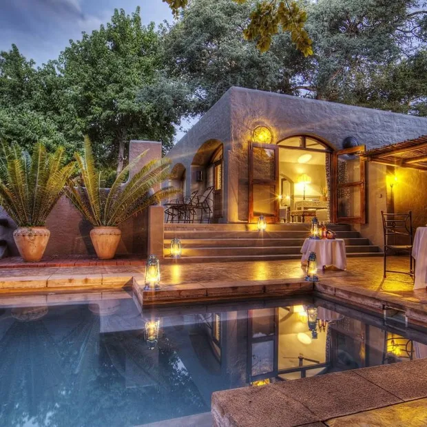 Poolbereich Chobe Game Lodge, Botswana Safari Reise 
