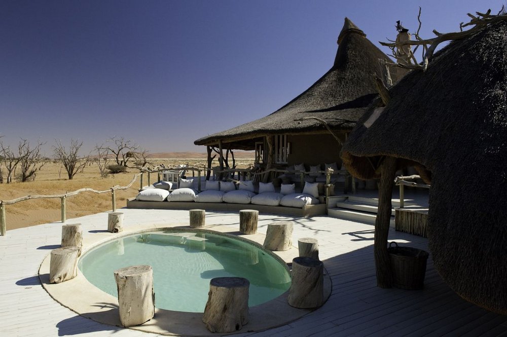 Pool Little Kulala Lodge, Namibia Luxusreise, Namibwüste 