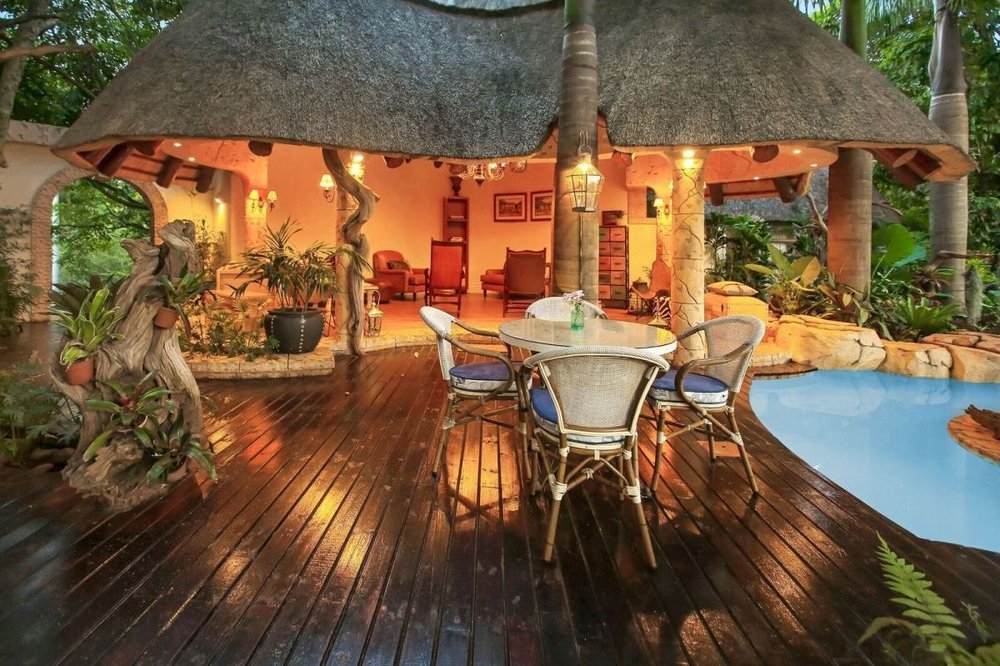 Privatreise Südafrika, Terrasse, Summerfield Botanical Garden & Exclusive Resort, Matsapha, Südafrika