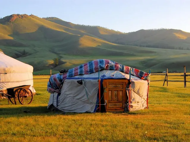 Rundreise, Traditionelles Nomadenzelt, Mongolei Reise