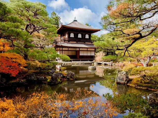 Rundreise Japan, Traditionelle Bauweise, See, Asien Special Tours