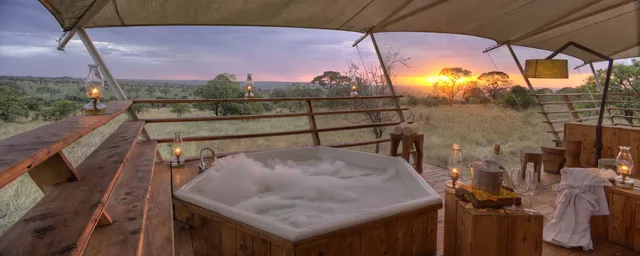 Rundreise Tansania, Privater Jacuzzi, Serengeti Bushtops Camp, Tansania Safari