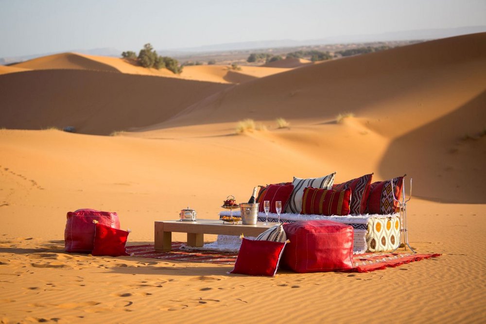 Rundreise Marokko, Romantisches Dinner, Merzouga Desert Luxury Camp, Erg Chebi Wüste, Marokko