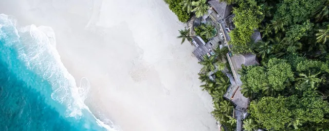 Luftaufnahme der Anlage auf North Island, Seychellen Rundreise