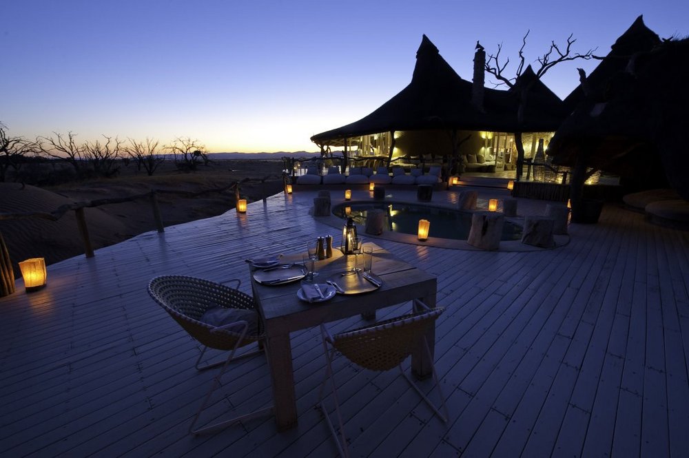 Dinner Little Kulala Lodge, Namibia Rundreise, Namibwüste 