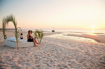 Romantik am Strand von Azura Benguerra Island, Mosambik und Südafrika Honeymoon
