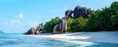Strand mit Granitfelsen, Seychellen