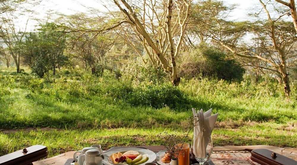 Privatreise Kenia, Frühstück im Freiem, Lake Elementeita Serena Camp, Nakuru, Kenia Safari