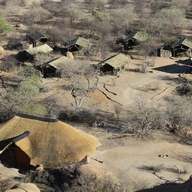 Panoramabild, Etemba Wilderness Camp, Erongo Gebirge, Namibia Rundreise