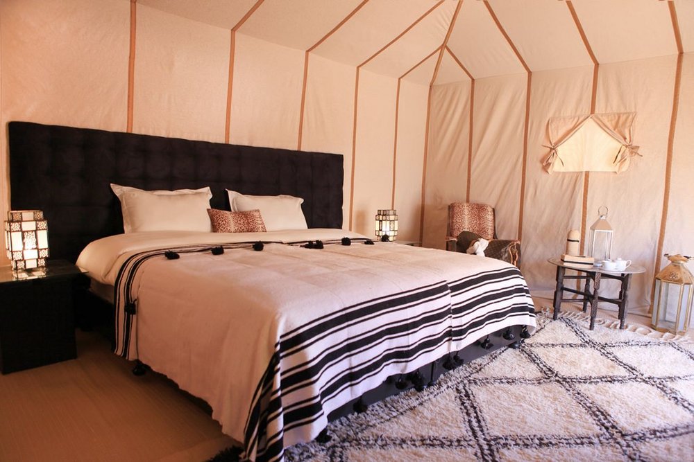 Privatreise Marokko, Luxus-Schlafzimmer, Merzouga Desert Luxury Camp, Erg Chebi Wüste, Marokko