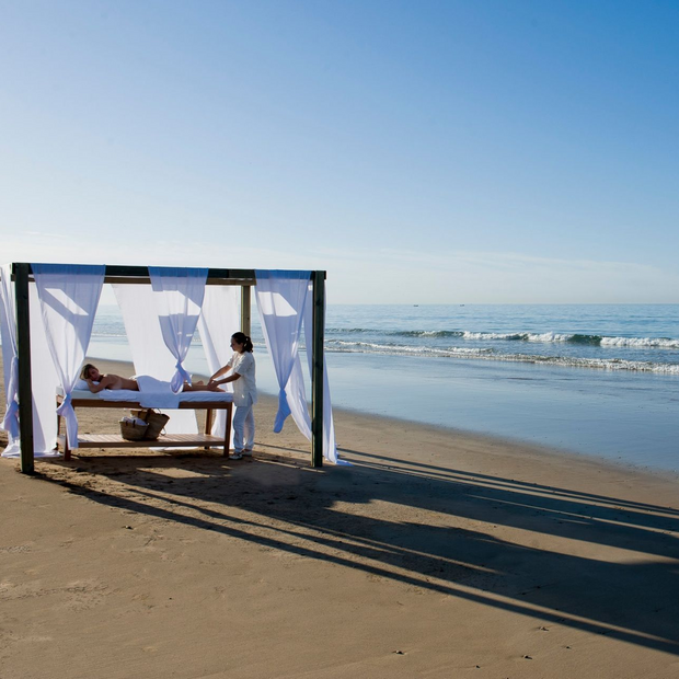 Luxusreise Marokko, Spa-Behandlung am Strand, Paradis Plage Surf, Yoga & Spa Resort, Imi Ouaddar, Marokko