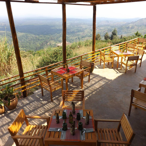 Restaurant-Terrasse, Isunga Lodge, Kibale Forest, Uganda Rundreise