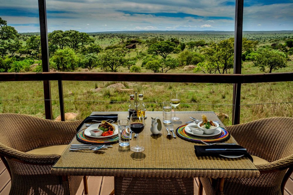 Rundreise Tansania, Dinner, Lemala Kuria Hills Lodge, Serengeti, Tansania Safari