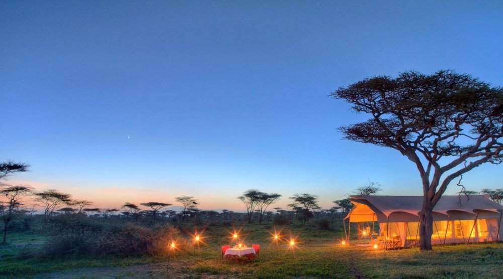 Privatreise Tansania, Panoramabild bei Nacht, andBeyond Serengeti Under Canvas, Tansania